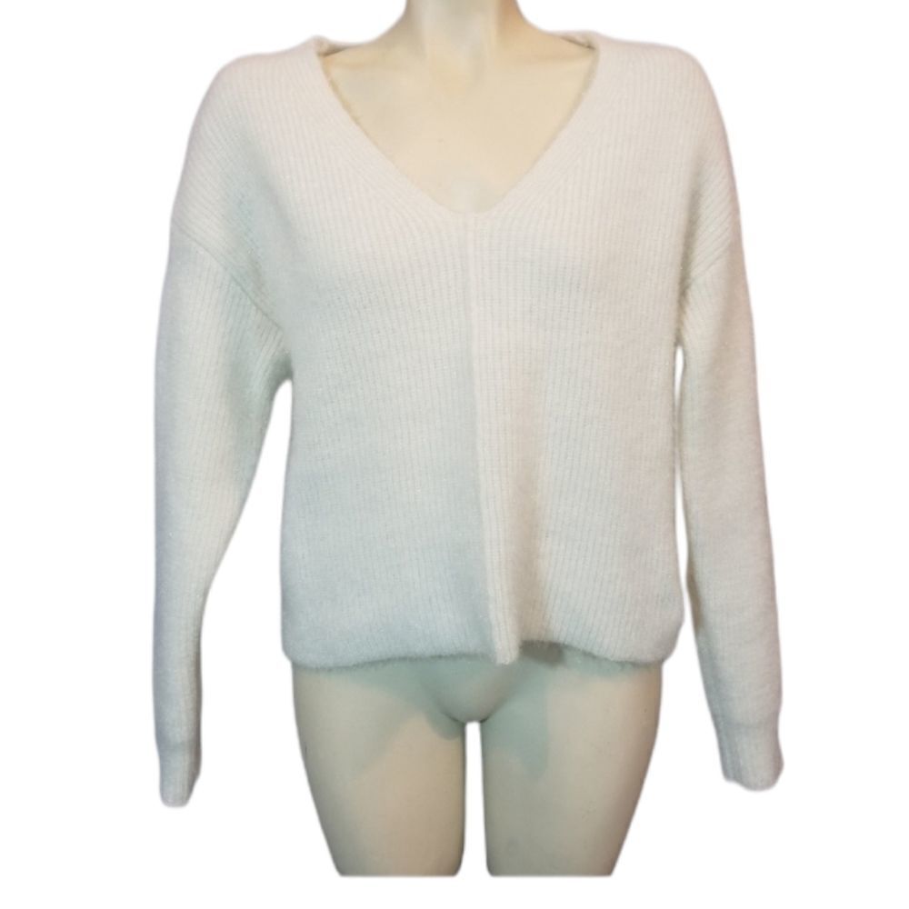 5/$25 Summer Sale!!! Abound White V-Neck Fuzzy Sweater Sz Medium